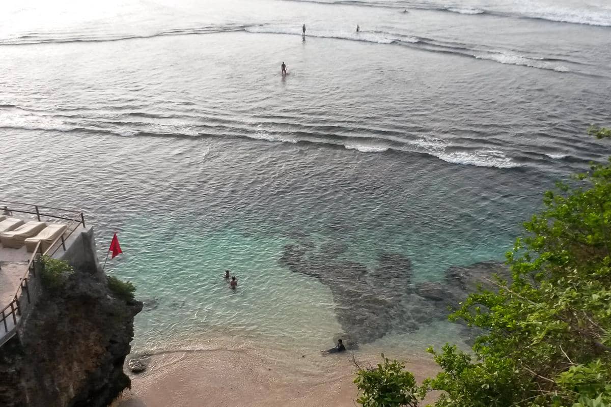 panorama di Pantai Blue Point (dok.pribadi/Natalia Indah)