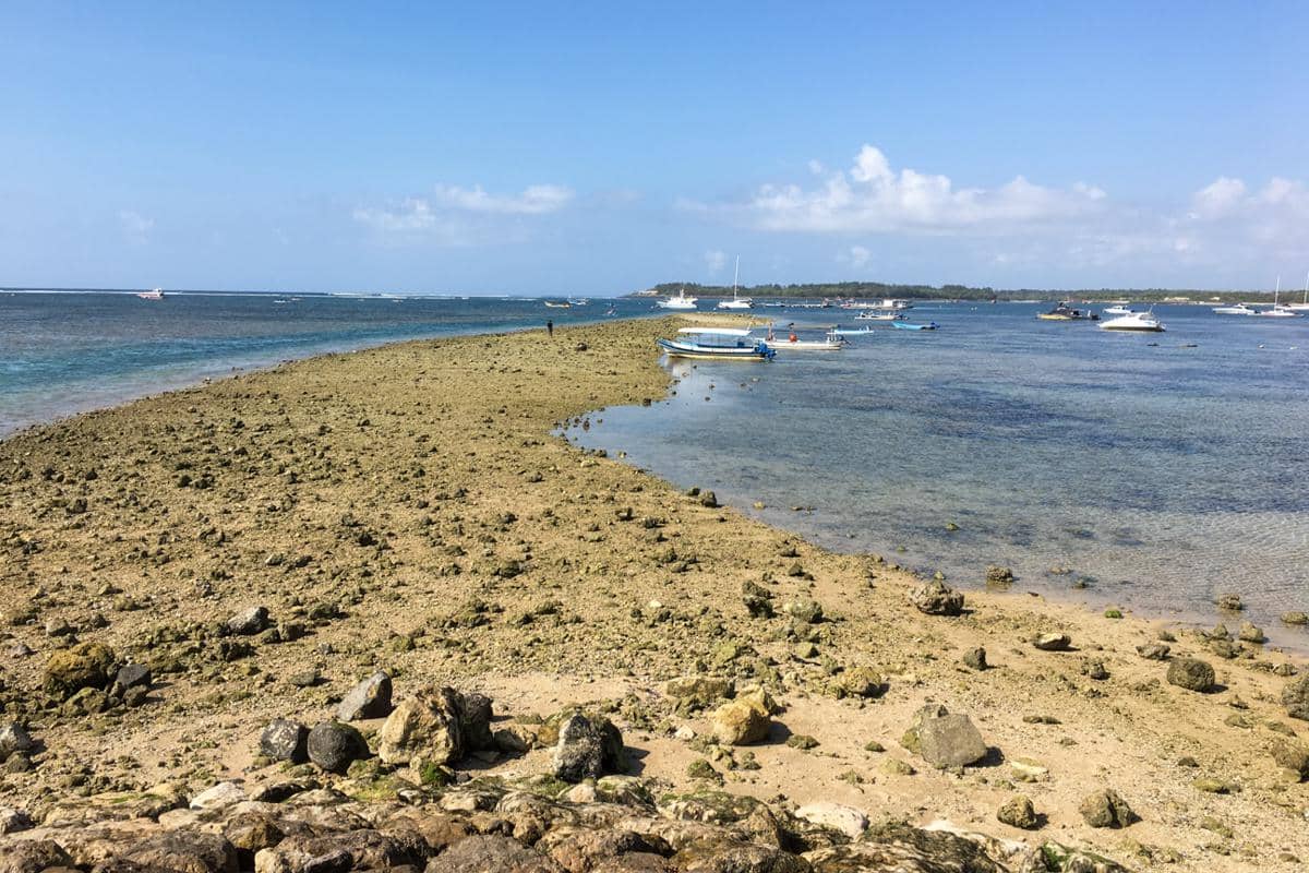 kawasan Pantai Mertasari saat surut (dok.pribadi/Natalia Indah)