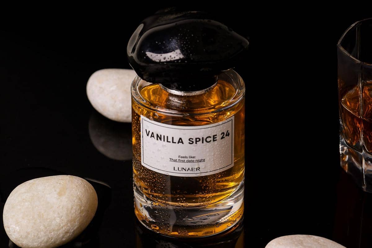 ilustrasi parfum vanila 