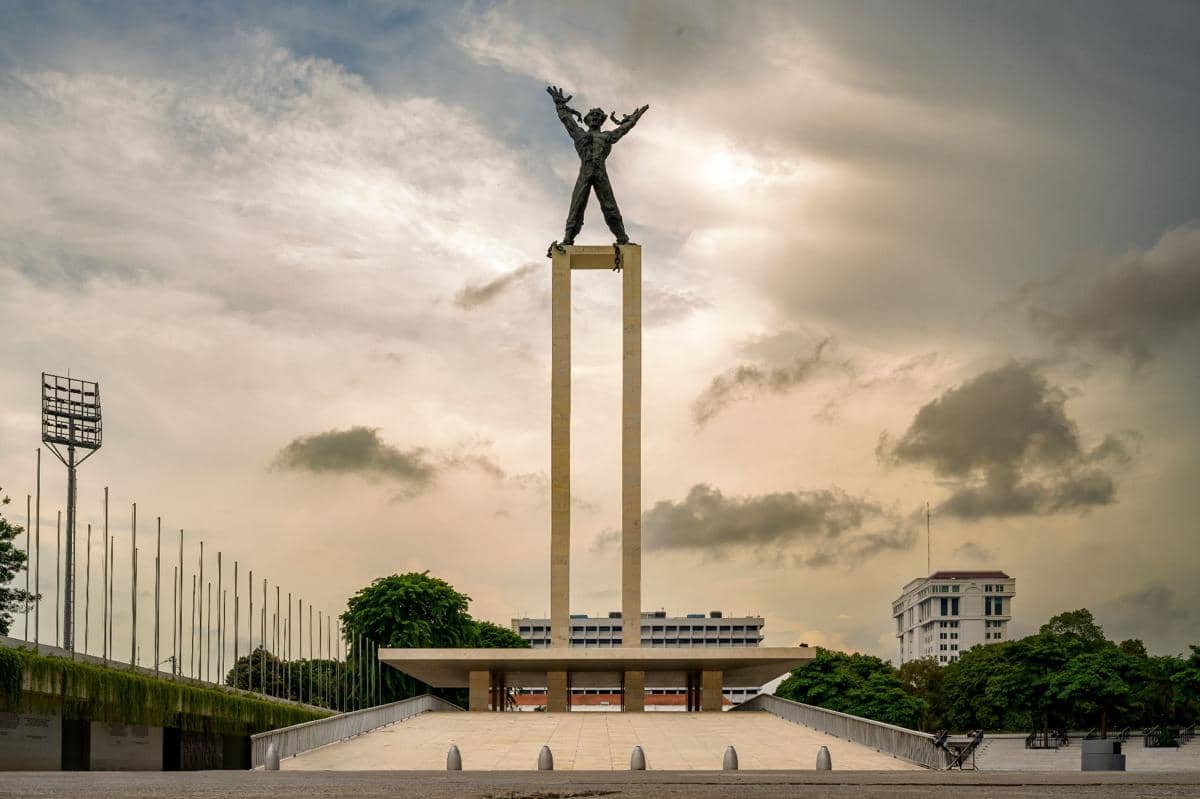Potret Monumen Pembebasan Irian Barat di Taman Lapangan Banteng