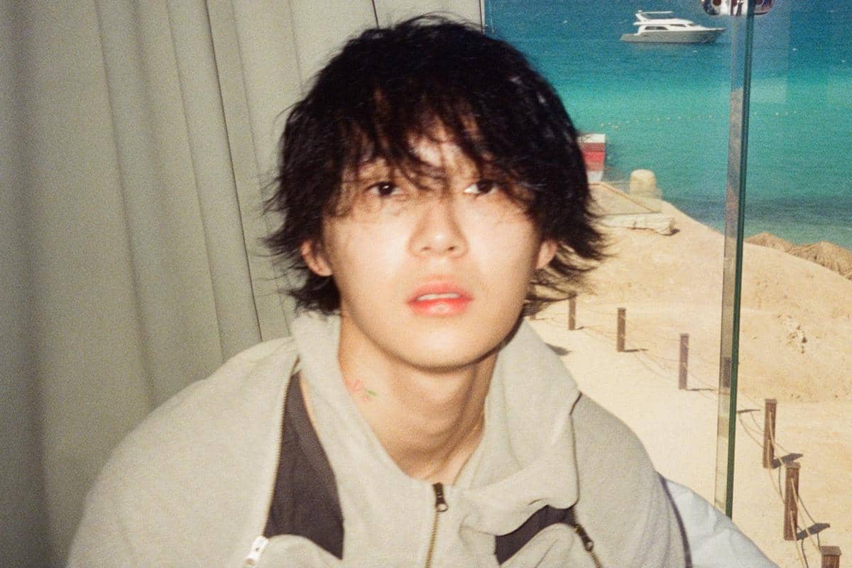 Potret DAWN dalam unggahan akun Instagram @hyojong_1994, dengan fokus pada penampilan dan ekspresi dirinya.