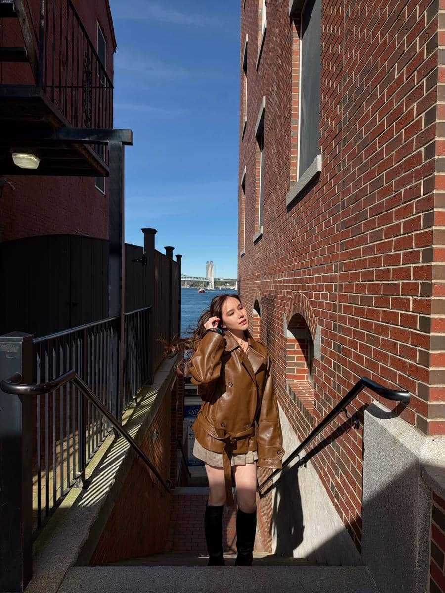 Agatha Chelsea liburan musim gugur di New Hampshire
