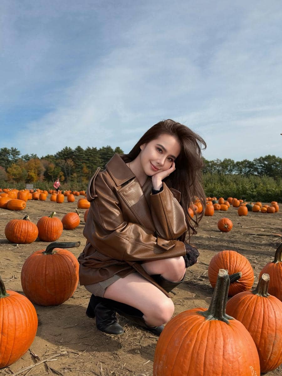 Agatha Chelsea liburan musim gugur di New Hampshire