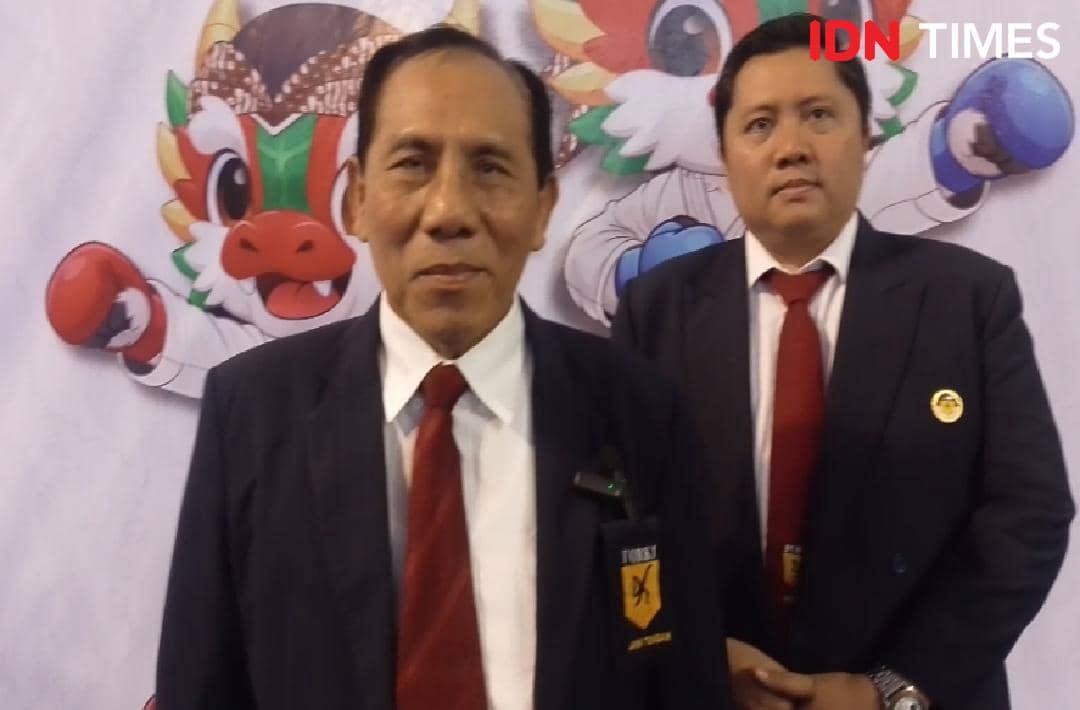 Ketua FORKI Jateng Bambang Raya Saputra didampingi Wakil Ketua III menyampaikan sistem keselamatan atlet sesuai SOP.