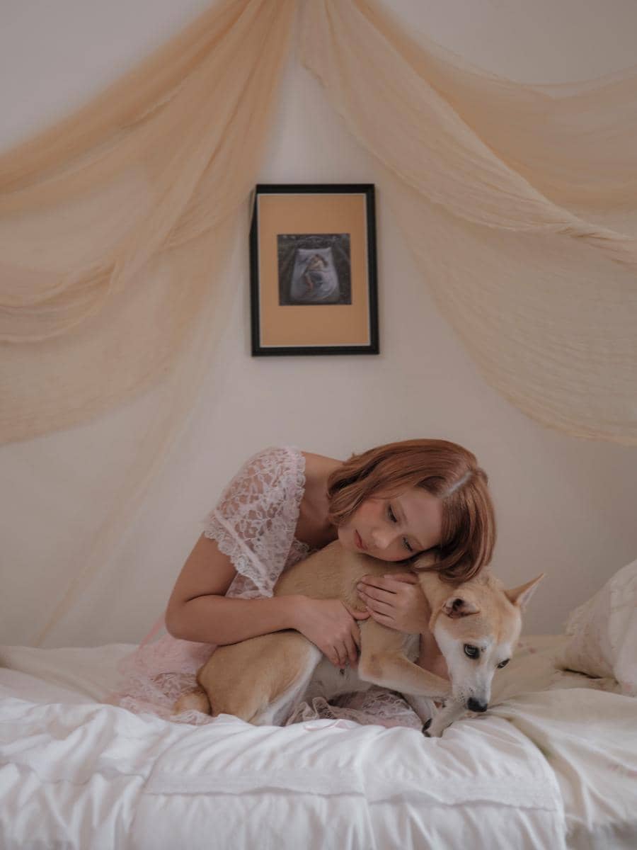 Nadin Amizah, pemilik akun Instagram @cakecaine, dalam potret yang dibagikan melalui media sosialnya.