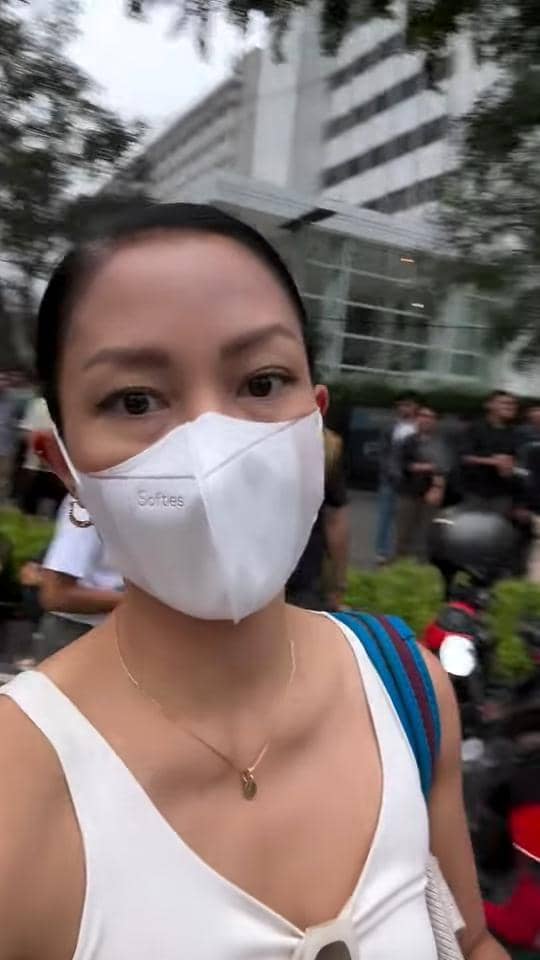 Shahnaz Soehartono berada di tengah aksi demonstrasi pada 28 Oktober 2026, sebagaimana diunggah di Threads.