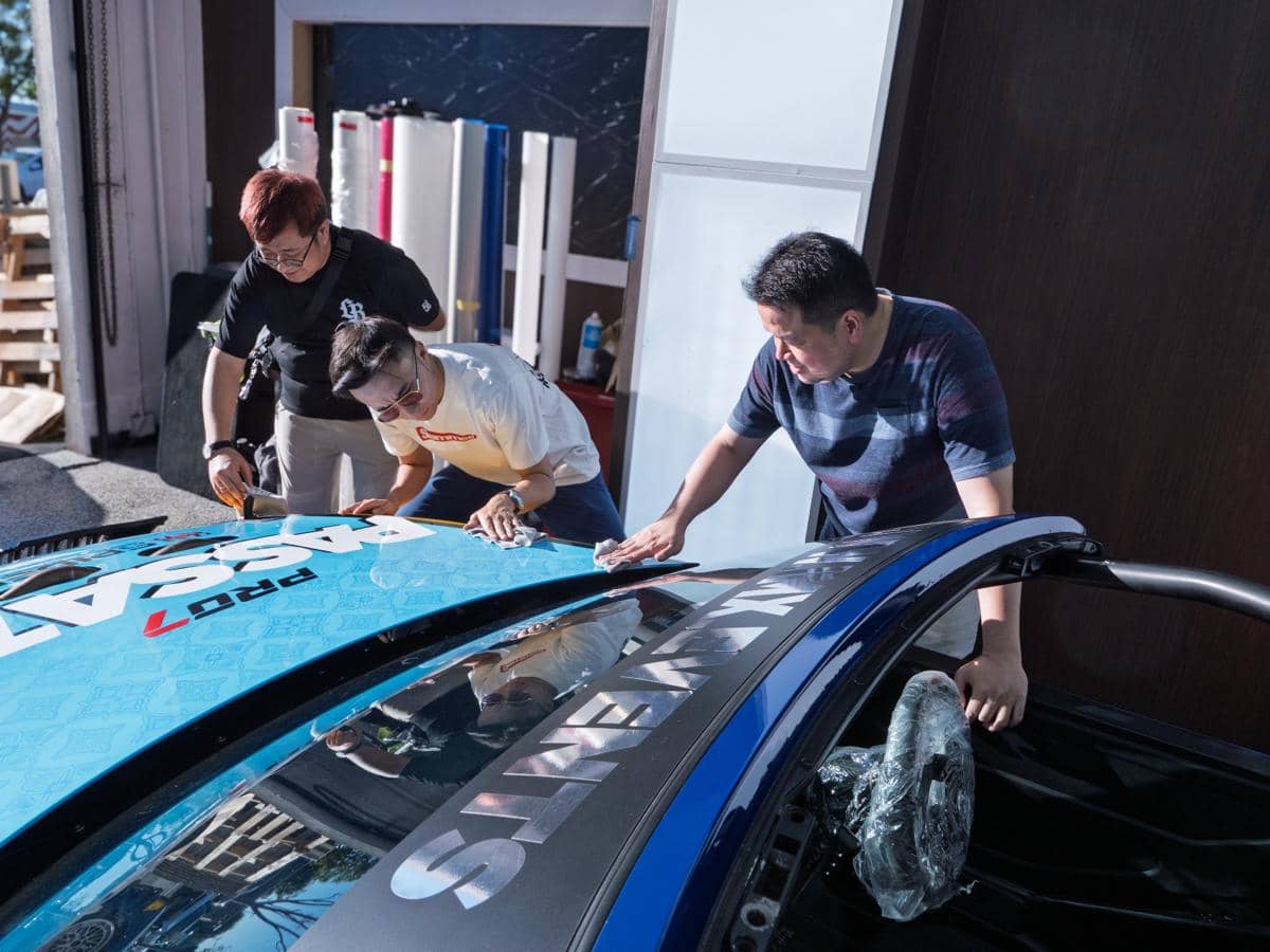 Mobil BMW modifikasi Passato bersama tim NMAA tiba di Amerika Serikat untuk menuju SEMA Show 2026.