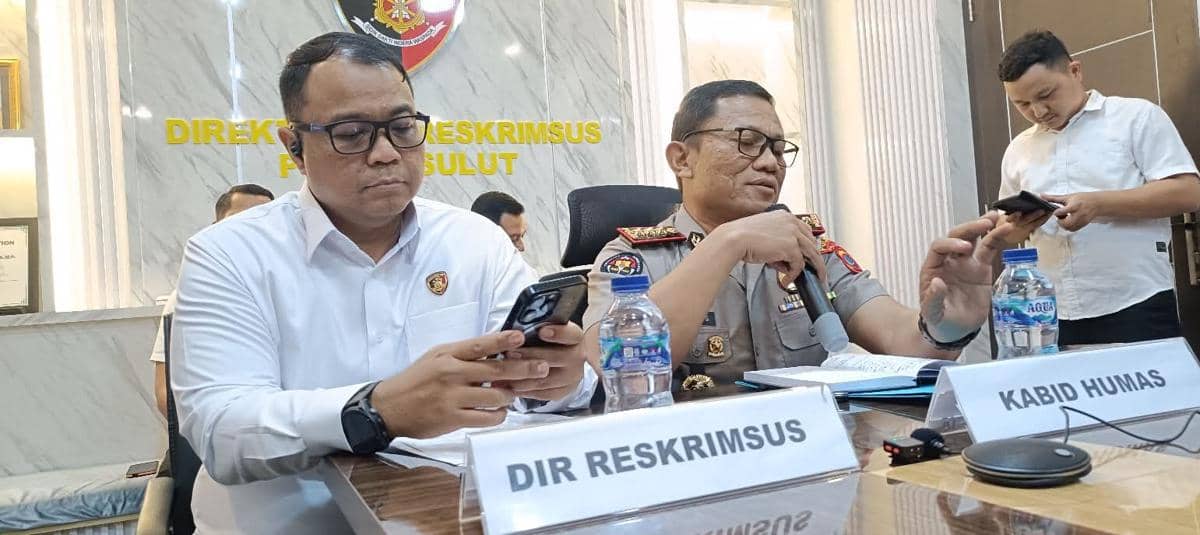 Sejumlah personel Polda Sulut menggelar konferensi pers terkait kasus korupsi iklan di Dinas KIPS Sulawesi Utara.