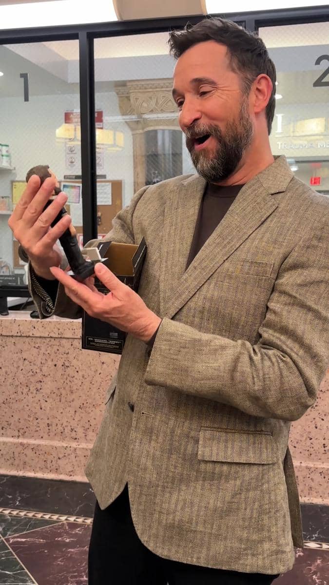 Potret Noah Wyle yang diunggah melalui akun Instagram @therealnoahwyle sebagai foto sampul artikel berita.