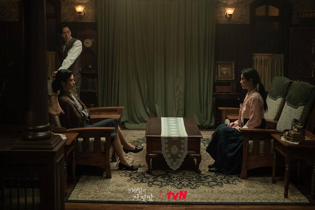 Cuplikan adegan dari drama Korea 100 Days of Deception produksi tvN yang memperlihatkan salah satu momen serial tersebut.