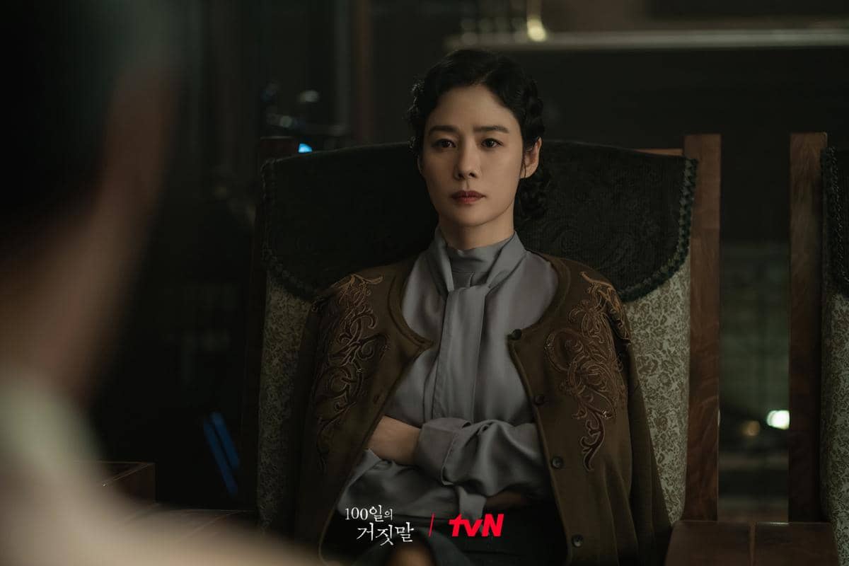 Cuplikan adegan dari drama 100 Days of Deception dalam dokumentasi resmi yang dirilis oleh tvN.