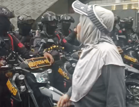 Pembubaran Massa di Bundaran HI Sempat Diwarnai Kericuhan