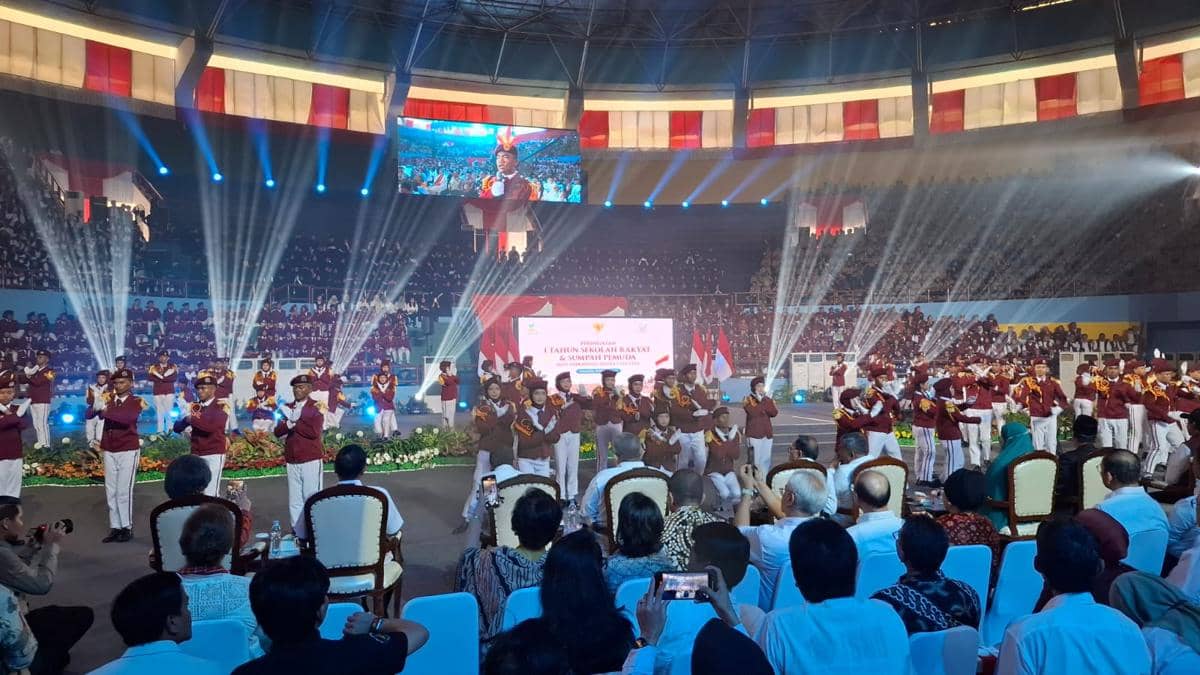 Peringatan satu tahun Sekolah Rakyat sekaligus Hari Sumpah Pemuda di GOR Sudiang, Makassar, Rabu (28/10/2026). (IDN Times/Darsil Yahya)